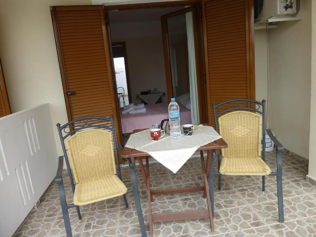 Anesis Apartments Agia Marina  ภายนอก รูปภาพ