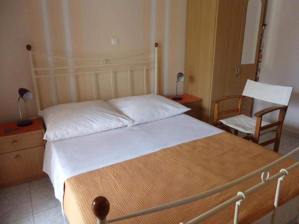 Anesis Apartments Agia Marina  ภายนอก รูปภาพ